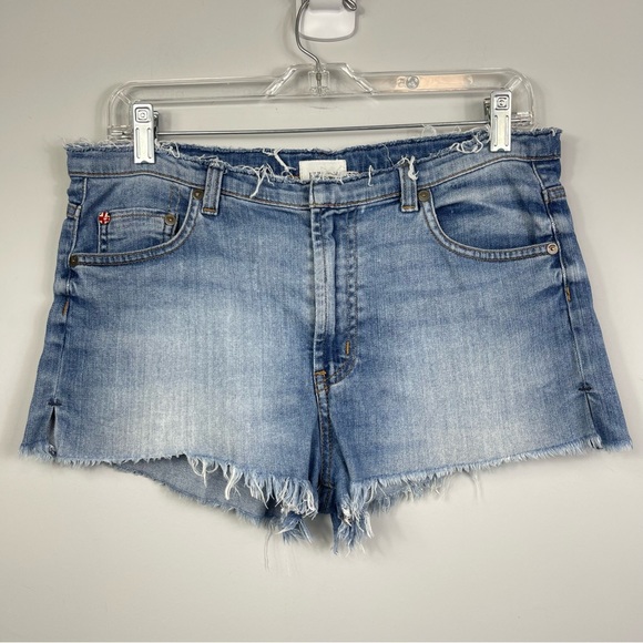 Hudson Tori Slouch Light Wash Denim Cut Off Denim Jean Shorts in Kens Size 26 - Picture 6 of 16